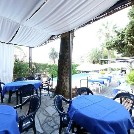 Eden Hotel 3*