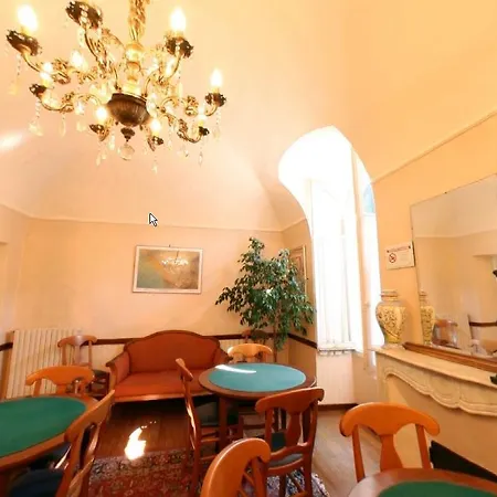 Eden Hotel 3*